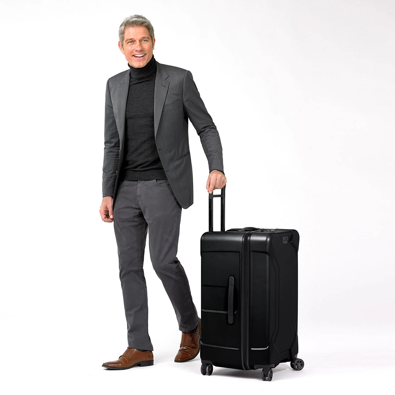 Medium Hardside Trunk Spinner - Image 12